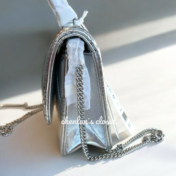 Tory Burch Silver Quilted Crossbody Bag with Chain Strap - Picture 7 of 12